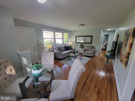5th image of 2 Woodcroft Ln