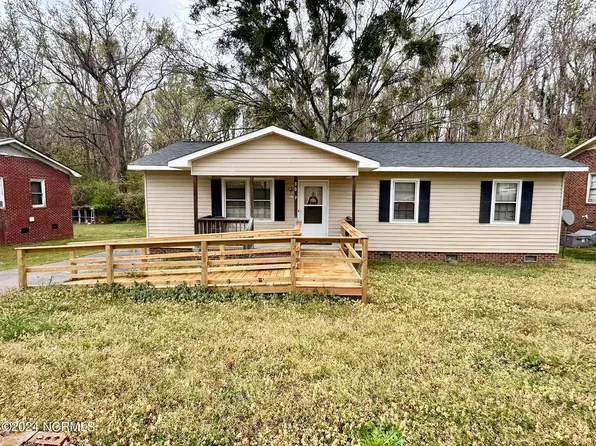 304 S Harrell Street, Williamston, NC 27892