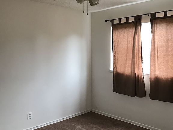 4th image of 5829 Los Feliz Dr