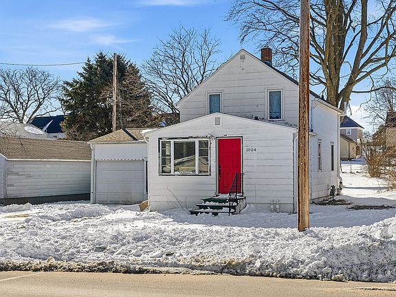 4th image of 1004 E Main St