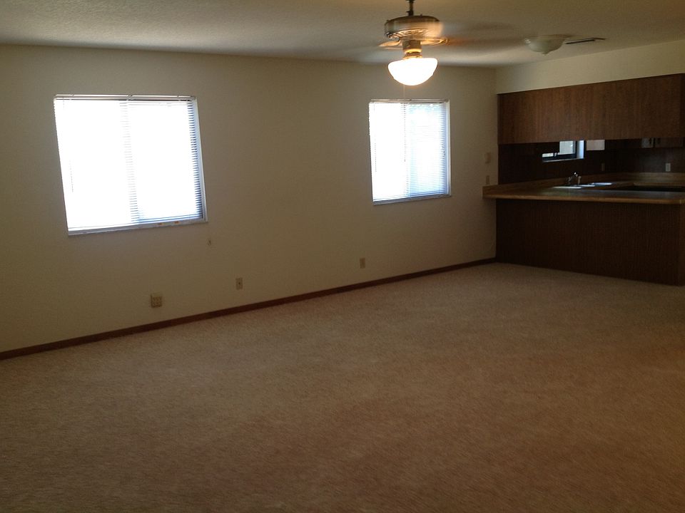 1st image of 16 Woodlands Blvd