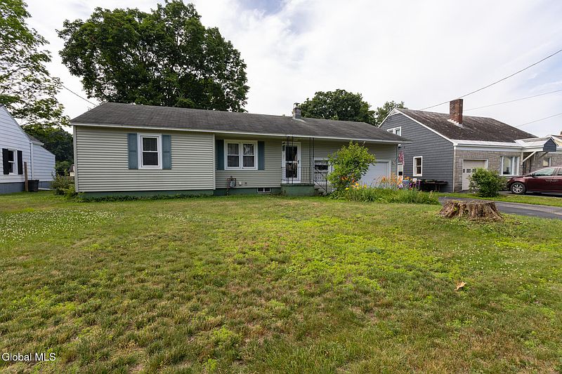 2nd image of 24 Putnam Avenue