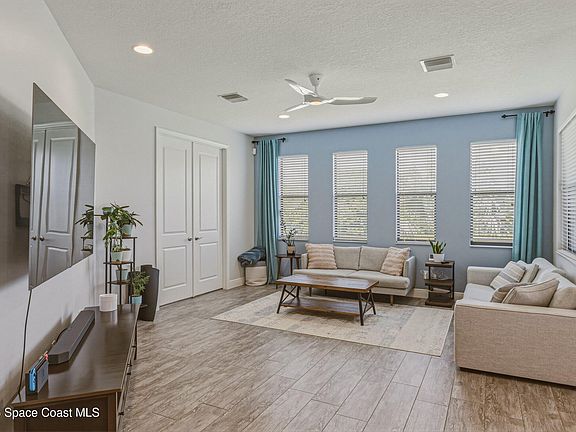 4th image of 8212 Strom Park Dr