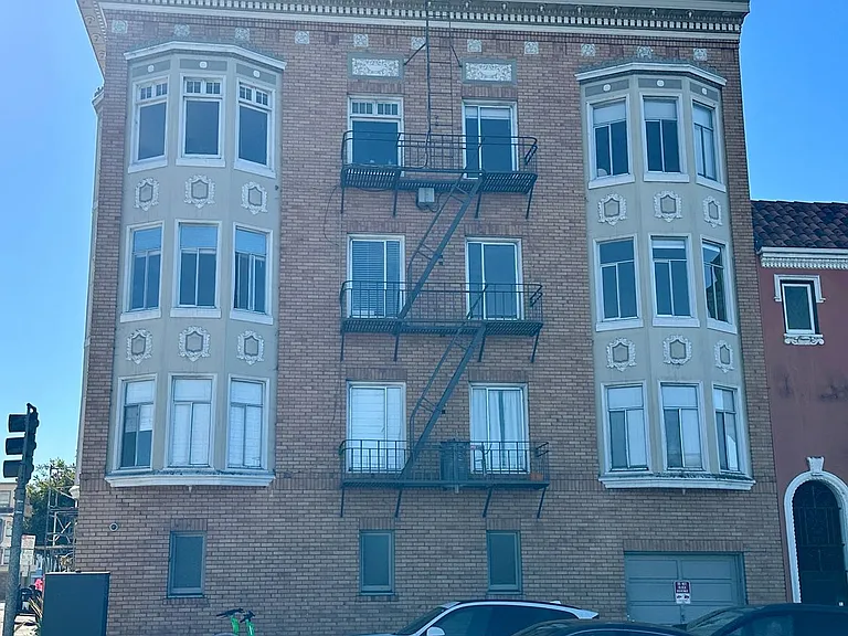 3355Octav — Photo 1