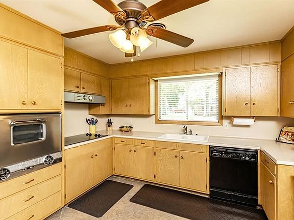 3rd image of 2125 Shady Ln