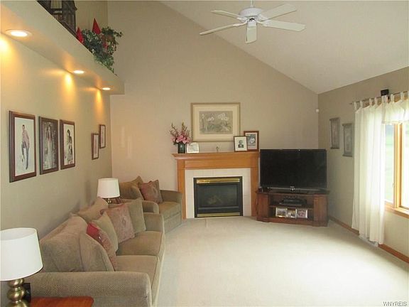 4th image of 30 Pine Valley Ct