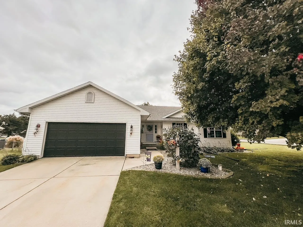 11442 Goldenview Dr photo 1