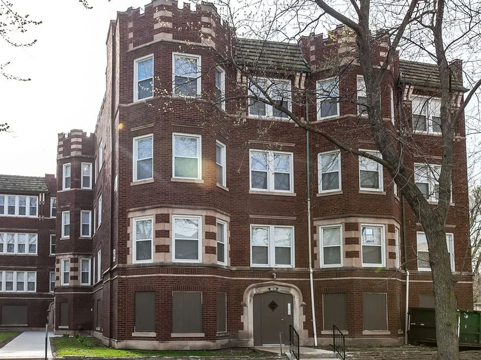11932 S Stewart
