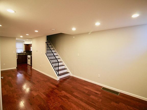 4th image of 2124 E Orleans St