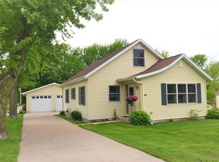218 3rd Ave SE, Lonsdale, MN 55046