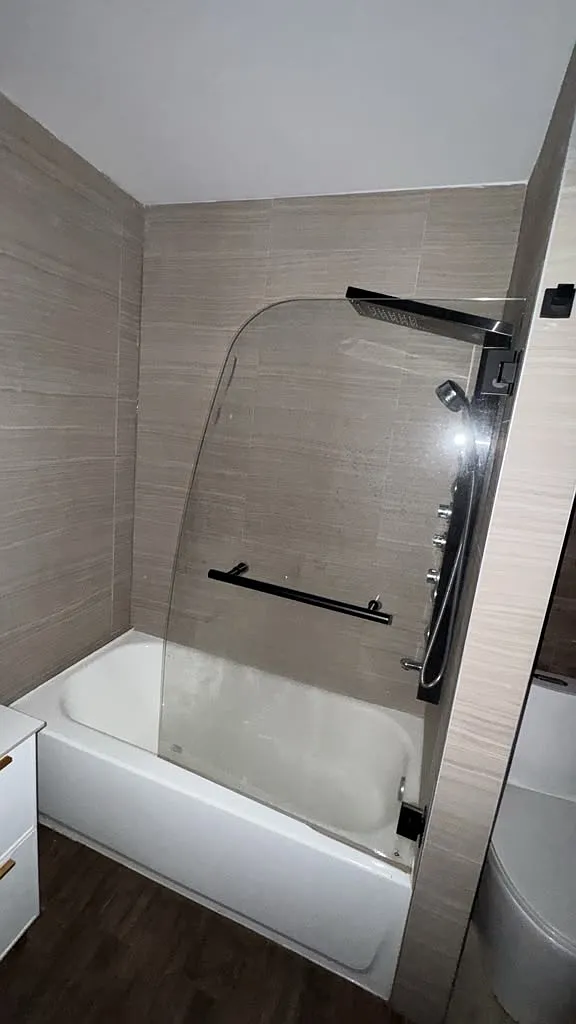 4 bed, $2,700 — Photo 3