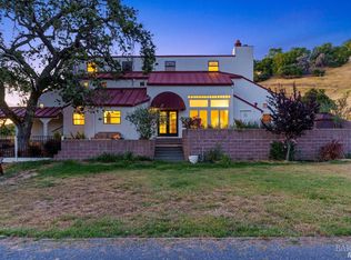 6129 Lichau Rd, Penngrove, CA 94951