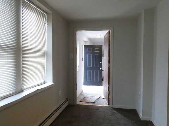 2nd image of 2728 Ash St Unit 1R