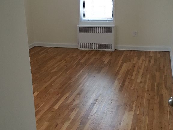 4th image of 67135 Dartmouth St