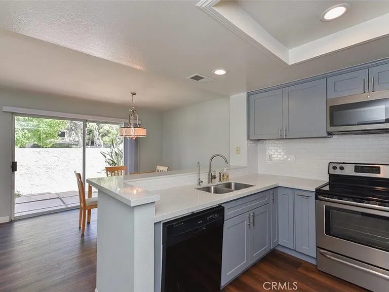 391 Stanford Ct #1 — Photo 11