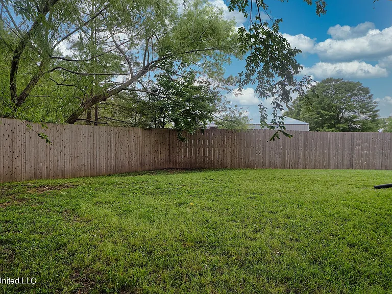 408 Green Tree Pl — Photo 7