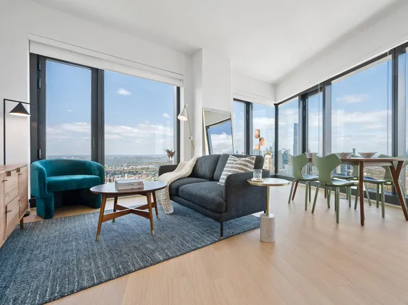 18 Sixth Avenue image 1 of 29