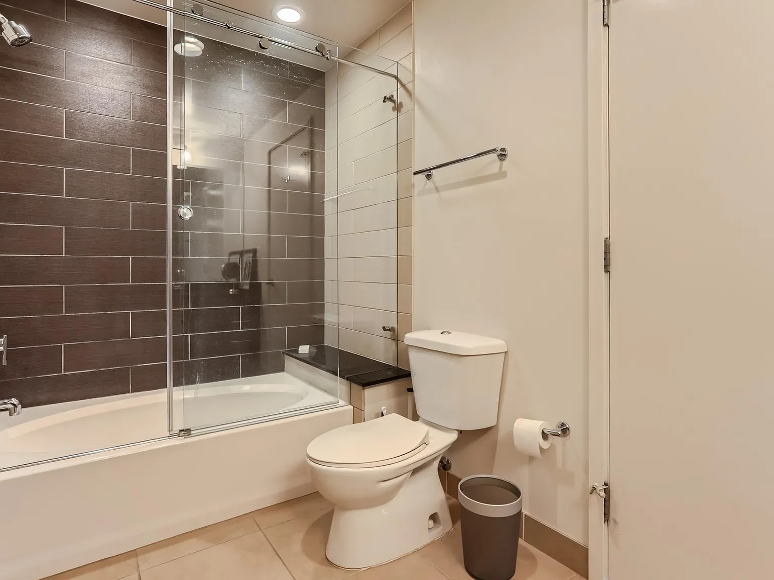 1 bed, 1000 sqft, $2,775 — Photo 4
