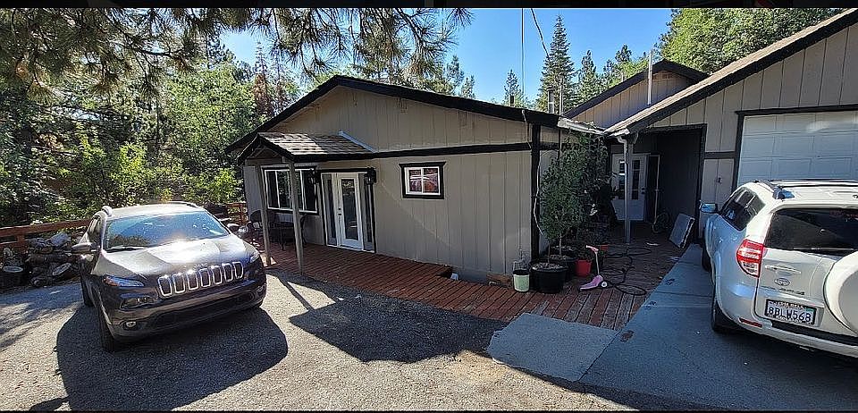 2nd image of 32780 Cougar Ln