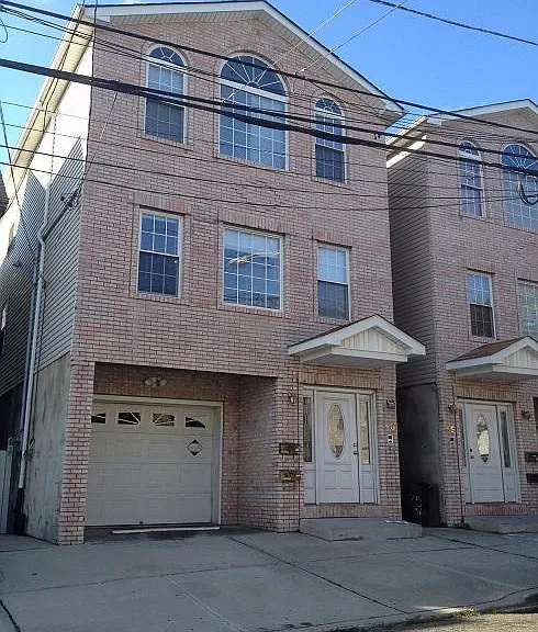73 Columbia Ave — Photo 1
