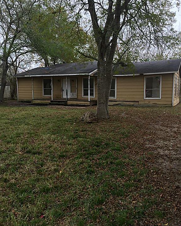 1st image of 10418 Fairview Dr