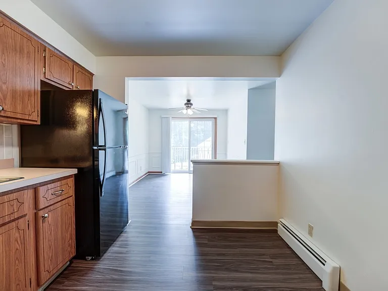 Green Lake Apartments and Townhomes — Photo 7