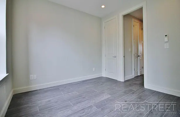 Rented by Real Street Inc | media 4