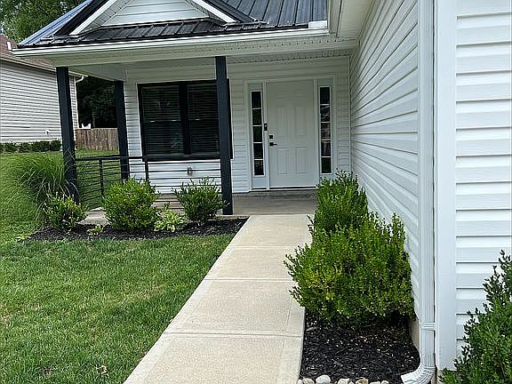 Front porch entrance 
