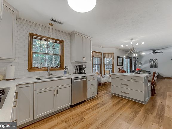 5th image of 44337 Ivy Stone Ln