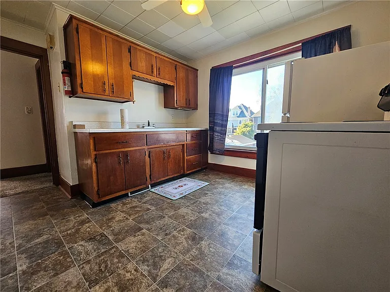 1127 Highland St #2 — Photo 6