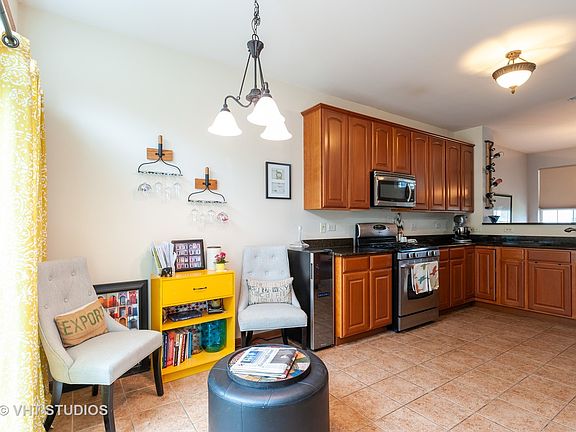 5th image of 540 Topeka Dr #48