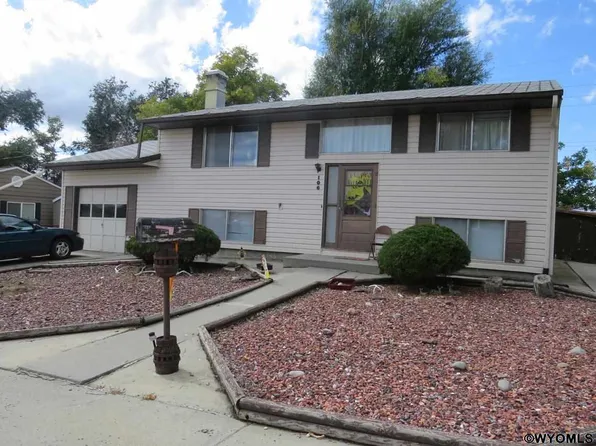 106 Peppermint Ln, Thermopolis, WY 82443