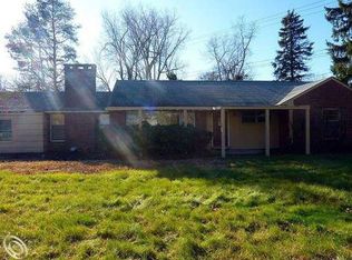 4911 W Maple Rd, West Bloomfield, MI 48322