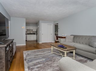 80 Walnut St UNIT 401, Canton, MA 02021