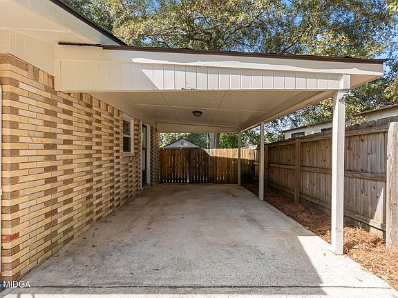 3rd image of 103 Victor St