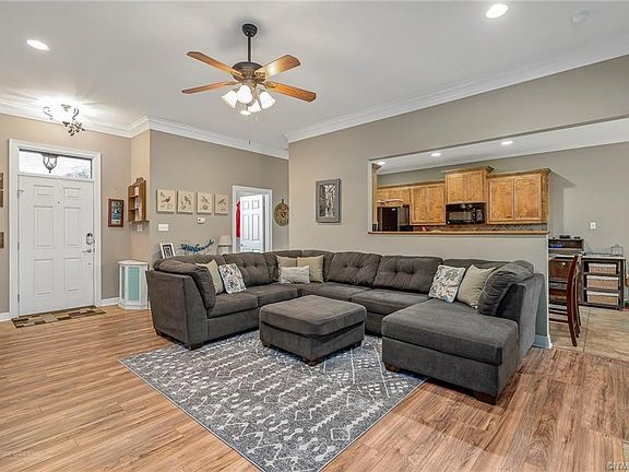 3rd image of 3103 Turkey Creek Cir