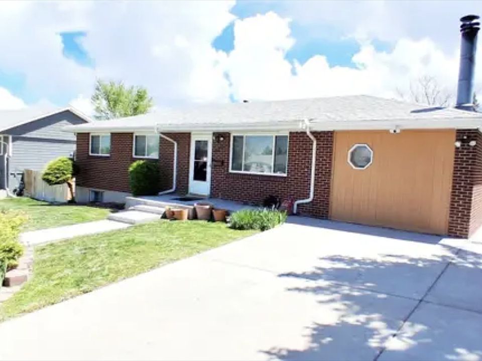 1st image of 8338 Charles Way