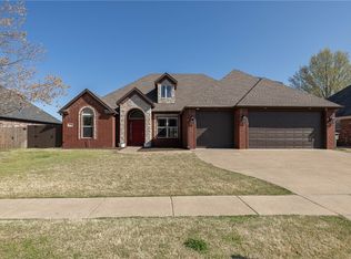 4294 E Troon Dr, Fayetteville, AR 72701