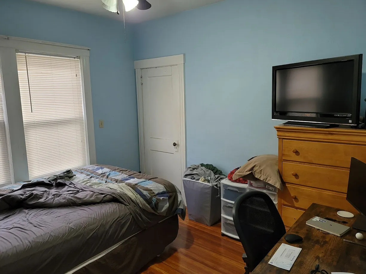 3 bed, 9999 sqft, $3,390 — Photo 4