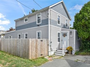 26 Pearl St, Newport, RI 02840