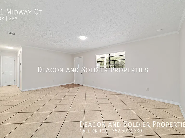 11 Midway Ct — Photo 5