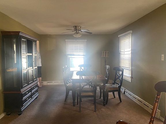 3rd image of 13 Ebony Ct