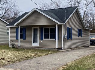 124 Kenton St SE, Grand Rapids, MI 49548