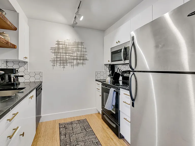 4831 Fauntleroy Way SW #201 — Photo 10
