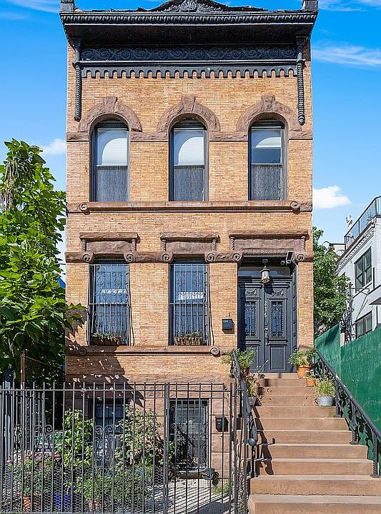 1st image of 236 Lewis Ave