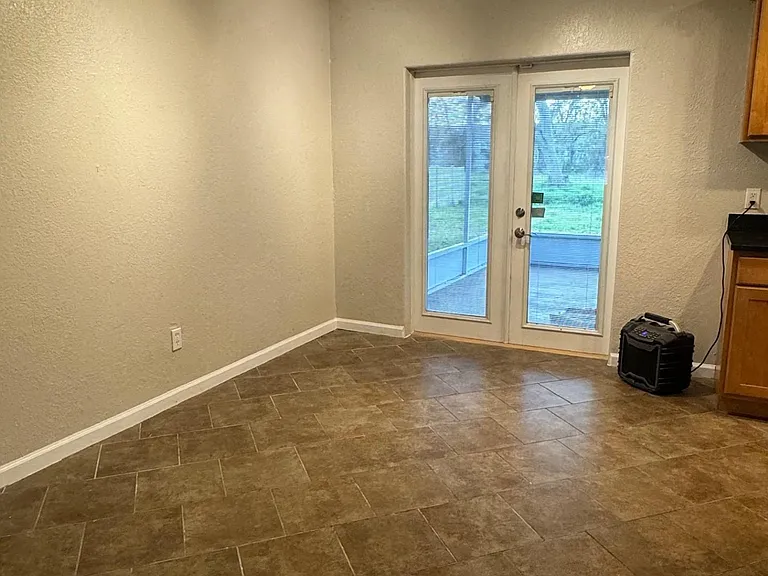 9601 Oak Ridge Ave — Photo 3