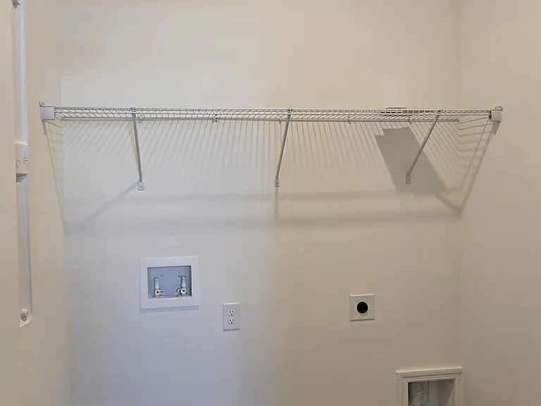 748 Overpool Ave — Photo 5