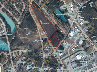 618 Cobb Rd, Greenwood, SC 29649