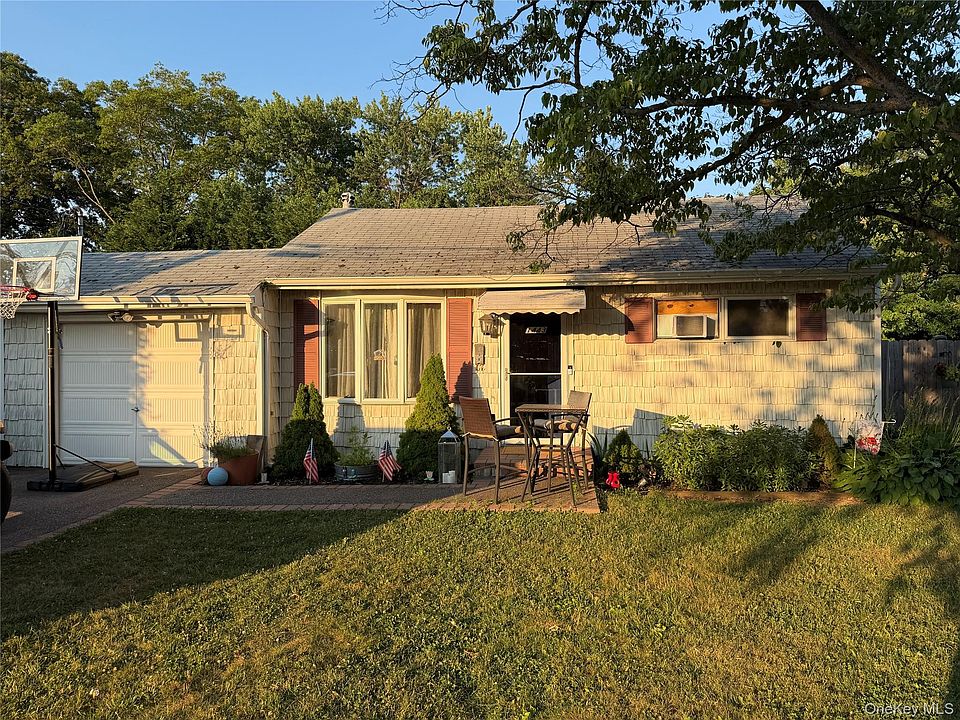 1st image of 1443 Lombardy Boulevard