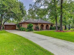 802 S Hyannis Port St, Crosby, TX 77532